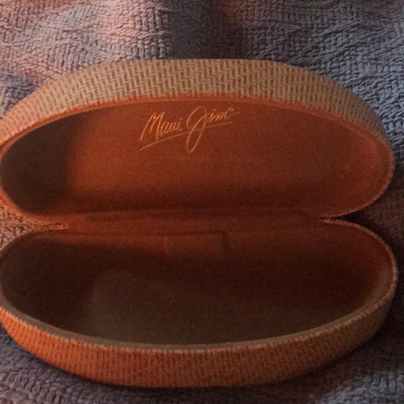 Maui Jim Large Clam Case - Picture 3 of 5